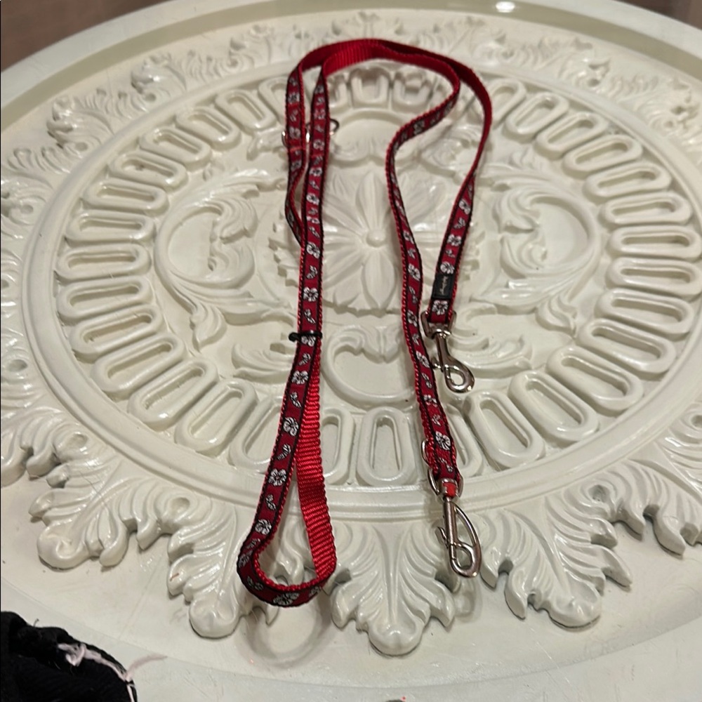 Red Hawaiian print RED DINGO DOUBLE LEASH WALK TWO SMALL DOGS W/one leash NWOT